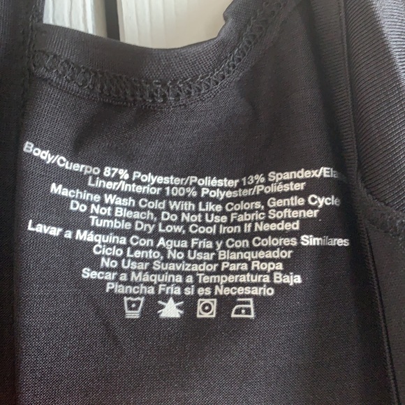 NWOT AVIA Tee - Picture 7 of 7